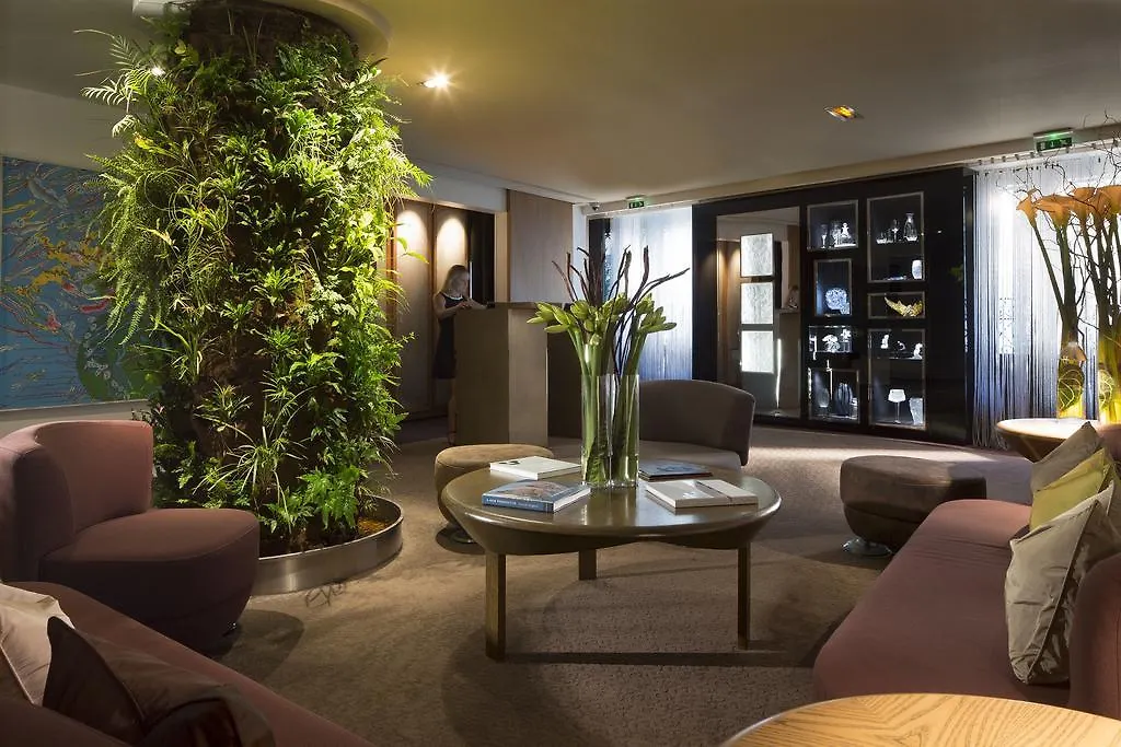Pershing Hall Hotel