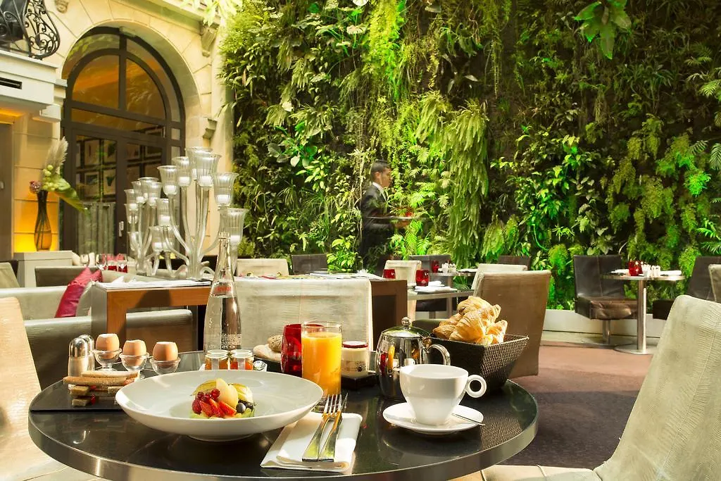 Pershing Hall Hotel