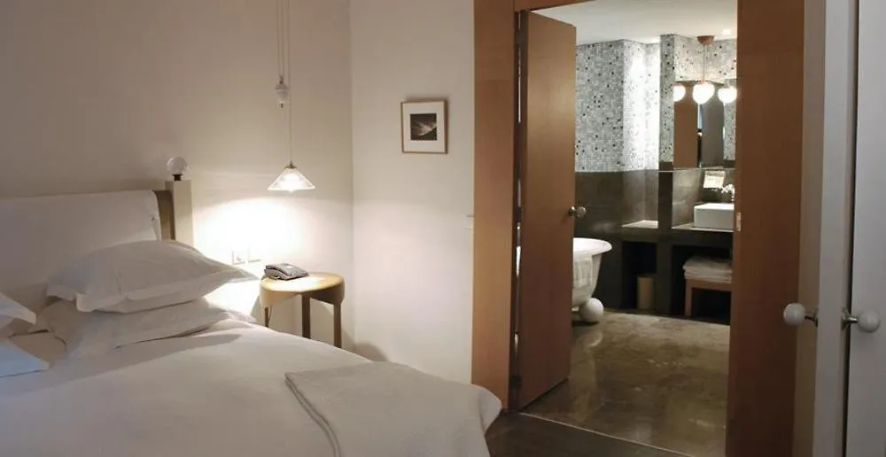 Pershing Hall 5*