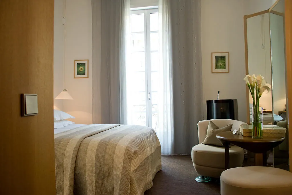 Pershing Hall Paris