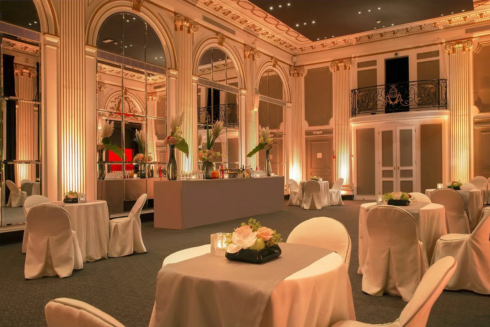 Hotel Pershing Hall 5*